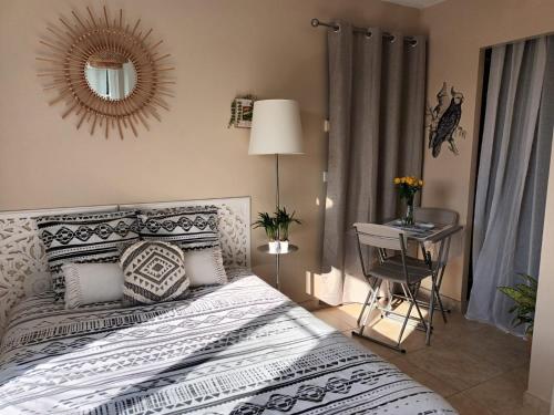 Joli Studio avec jardin entre mer et campagne sur la Côte d'Azur