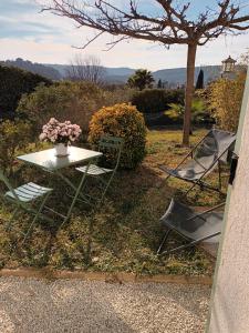 Joli Studio avec jardin entre mer et campagne sur la Côte d'Azur