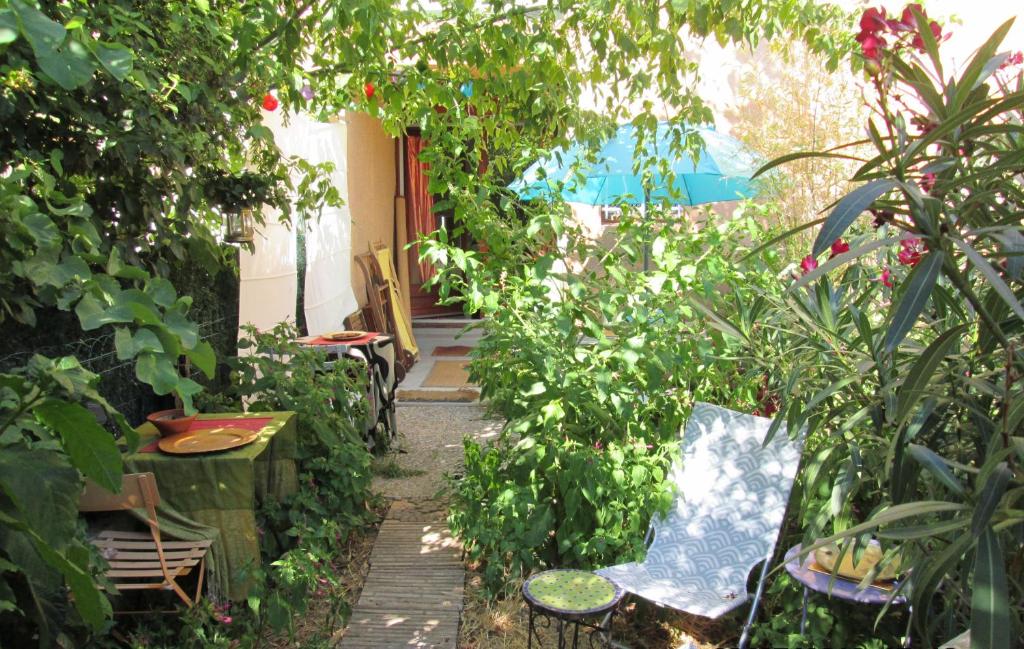Joli Studio Avec Jardinet Résidence Belle Fontaine 16a Avenue de la Trillade, 84000 Avignon