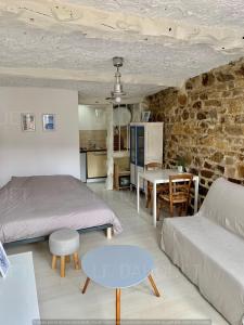 Joli studio avec terrasse à deux pas de la plage