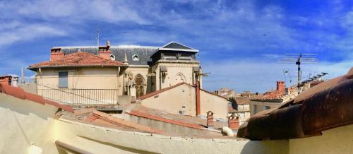 Joli studio avec terrasse, coeur historique - protocole sanitaire strict