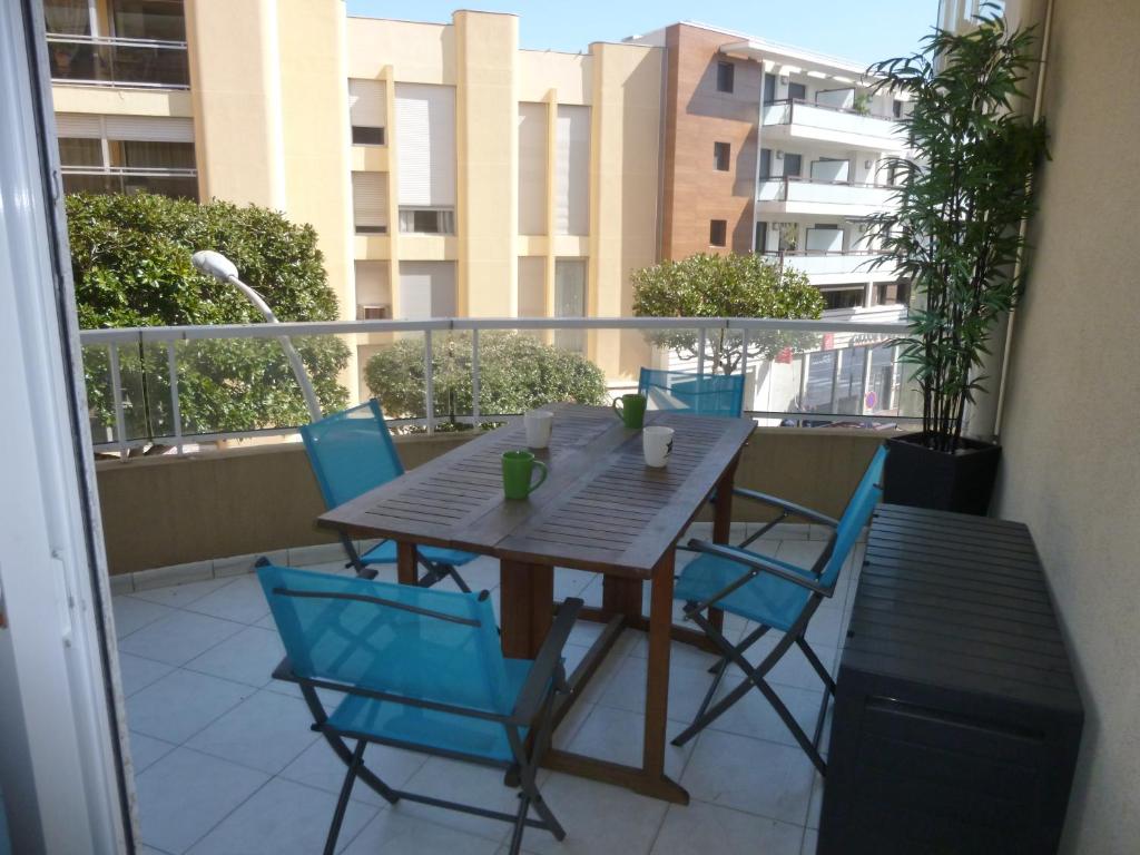 Appartement JOLI STUDIO AVEC TERRASSE PROCHE PLAGES Le Turquoise I, appt208 65 Avenue Pierre Rameil 83240 Cavalaire-sur-Mer