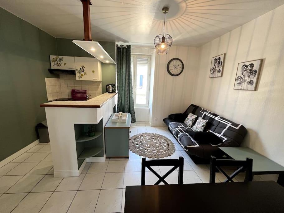 Joli studio avec vue imprenable sur les montagnes proche du lac
