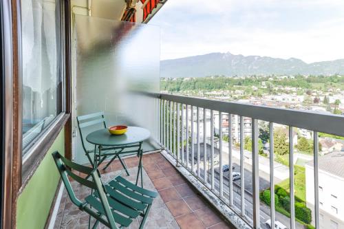 Joli studio avec vue imprenable sur les montagnes proche du lac