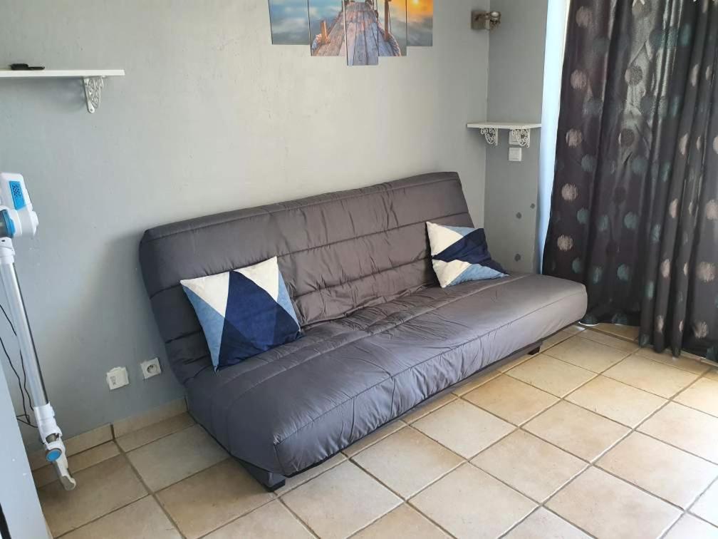 Joli studio cabine 2 à 5 pers ,plein de charme, bord de mer, Port Camargue Bât F, Appt 356 , 2 Route des Marines, 30240 Le Grau-du-Roi