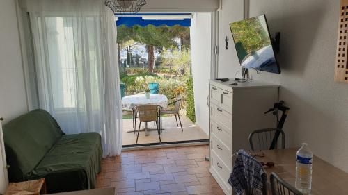 Joli studio cabine en RdJ Port Camargue Plage Sud