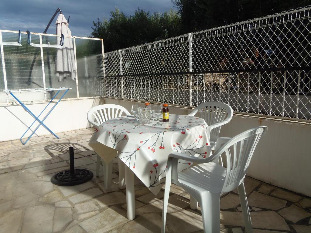 Joli studio calme avec terrasse 35 Avenue Frédéric Mistral, 06100 Nice