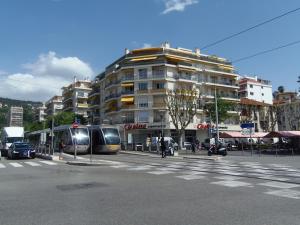 Appartement Joli studio calme avec terrasse 35 Avenue Frédéric Mistral 06100 Nice Provence-Alpes-Côte d\'Azur