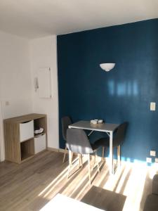 Appartement Joli studio centre-ville Draguignan Résidence giordanengo 1er étage 29 Avenue Lazare Carnot 83300 Draguignan Provence-Alpes-Côte d\'Azur