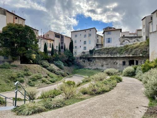 Joli studio confort avec vue sur les toits APT 2