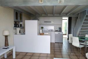 Appartement Joli studio indépendant avec jardin et piscine partagés 10 Rue des Bironnes 17120 Arces-sur-Gironde -1