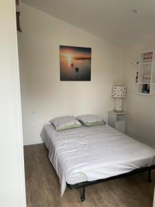 joli studio neuf tout equipé, wifi