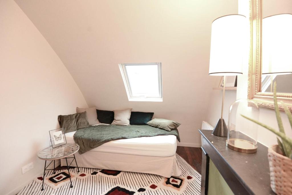 Joli Studio Proche Montmartre 50 rue Marguerite de Rochechouart, 75009 Paris