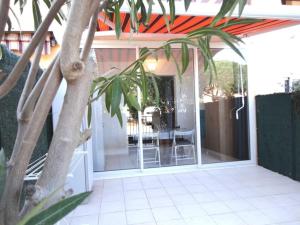 Joli studio rez de jardin proche mer et centre ville