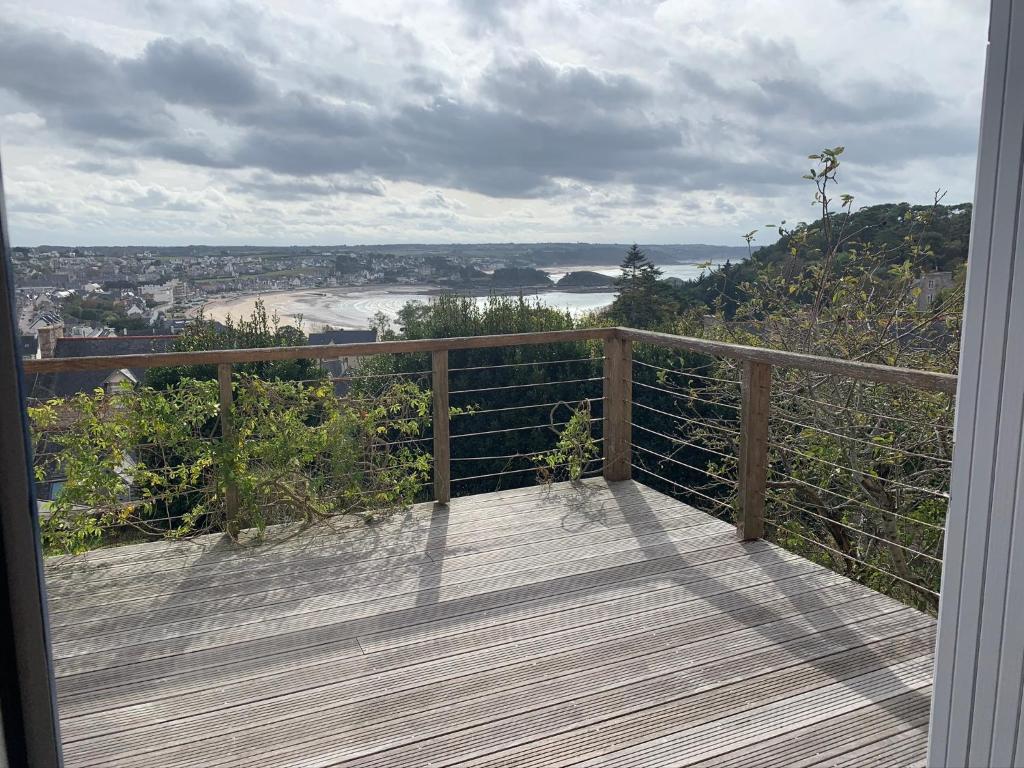 Joli T2 3mn mer WiFi Parking 83500 La Seyne-sur-Mer