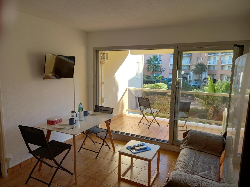 Joli T2,4 pers,Clim, Terrasse, Parking, 500m plage 6 Avenue des Isles d'Amérique, 34300 Le Cap d\'Agde