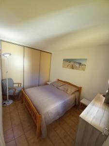 Joli T2,4 pers,Clim, Terrasse, Parking, 500m plage