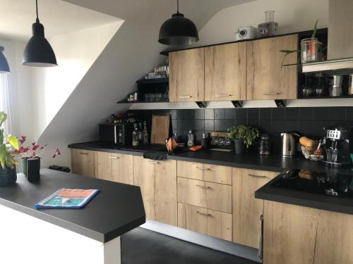 Joli T2 avec balcon, calme & vue sur Intra Muros