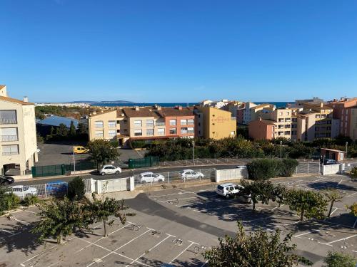 Joli T2 climatisé parking Le Môle Cap d Agde