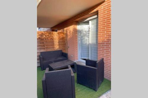 Joli T2, jacuzzi, jardin et parking privés, métro