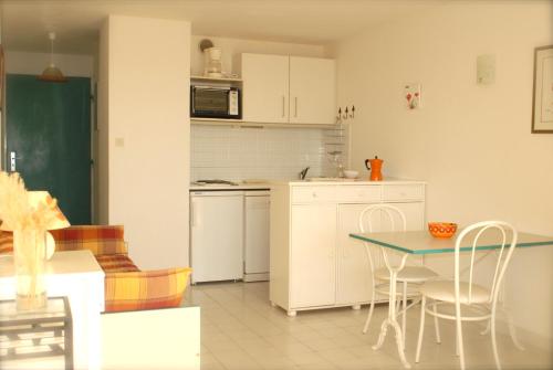 Joli T2 vue mer piscine Cap d'Agde SAVANNA BEACH I