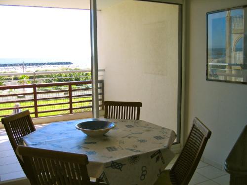 Joli T2 vue mer piscine SUNSET Cap d'Agde
