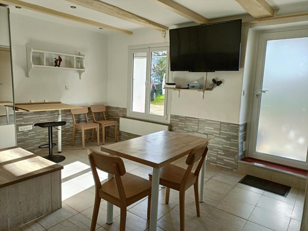 Joli T3 piscine 1ere ligne Cap d'Agde SAVANNA BEACH II