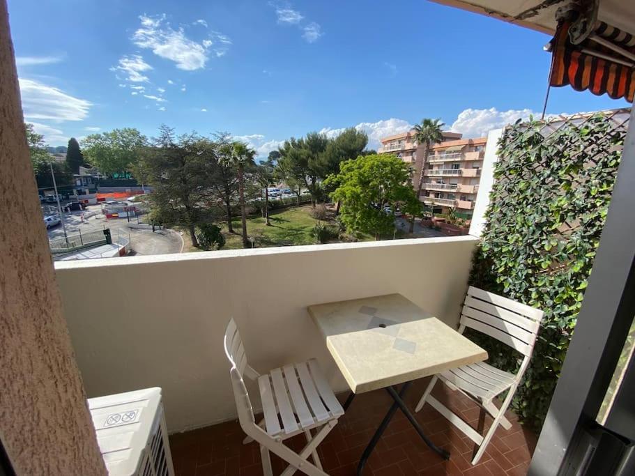 Appartement Jolie 2 pièces bien situé ,proche commerces. 1238 Route de Grasse 06600 Antibes