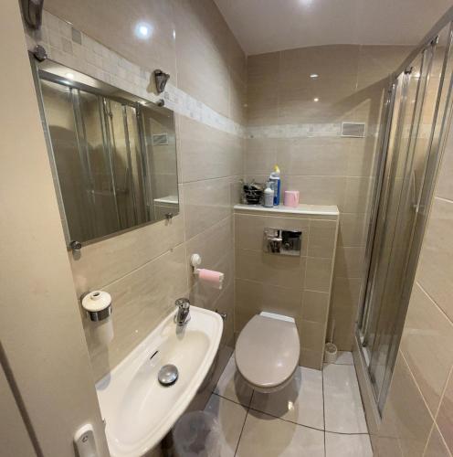 Jolie appartement Nice proche mer et aéroport Une chambre plus salon avec cuisine