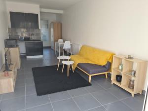 Jolie studio au calme avec jardin privatif.