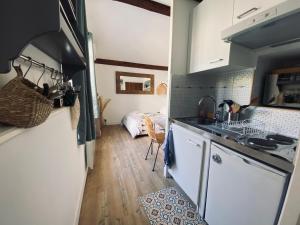 Jolie studio climatisé avec parking et proche de la mer