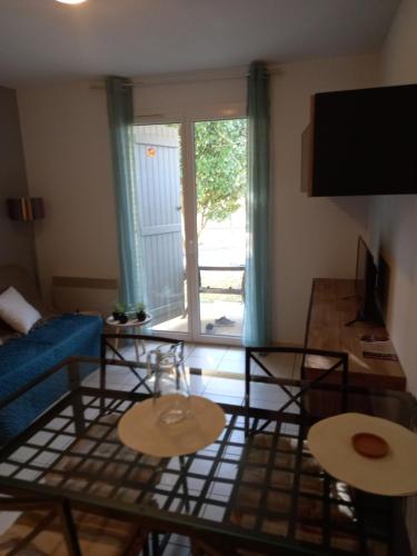 Jolie t2 aménagée et équipée village goelia 2 piscine chauffée