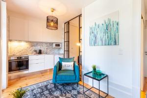 Josephine Apartments