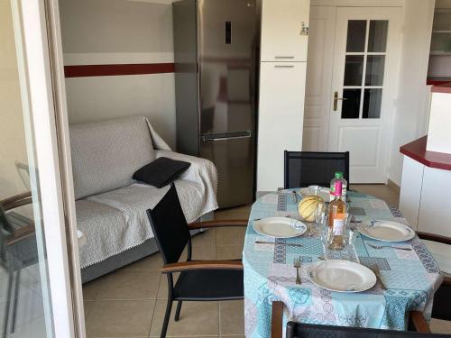 Appartement Appartement Juan les Pins, 3 pièces, 4 personnes - FR-1-252-184 144 boulevard raymond poincaret Antibes