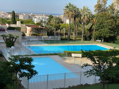 Appartement Juan-Les-Pins, 4 pieces, 80m2, Residence Luxe Piscine Tennis Antibes france