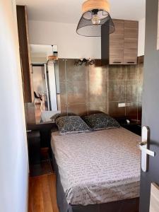 Appartement Juan les Pins : Joli T2 83 Boulevard Raymond Poincaré 06160 Antibes Provence-Alpes-Côte d\'Azur