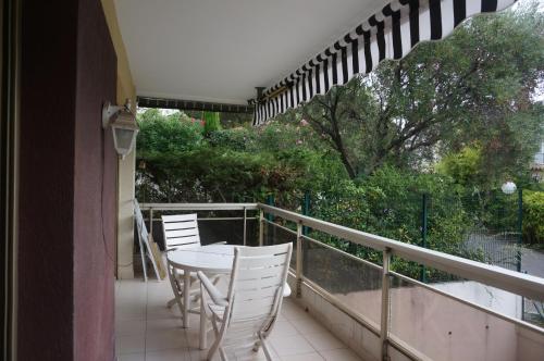Juan-les-pins résidentiel, grand studio proche plages et commerces