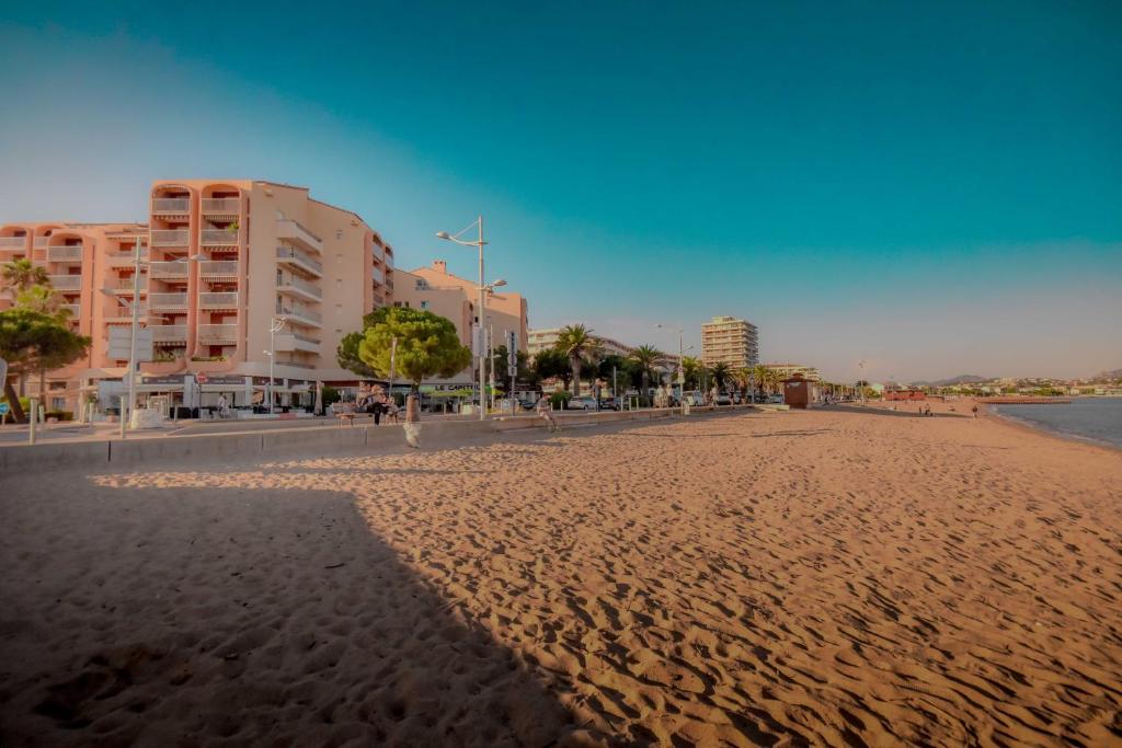 jujuceline83 Le Capitole A, 415 Avenue de port Fréjus, 83600 Fréjus