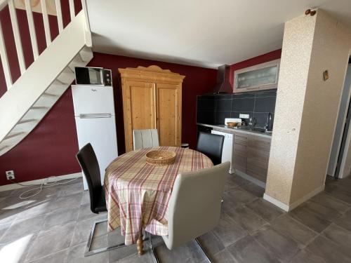 Appartement Jullouville, 2 pièces, 4 personnes - FR-1-361-32 Bouillon france