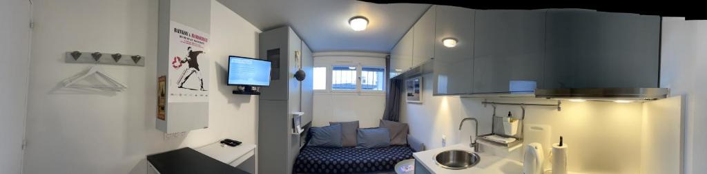 Jump Into the Lull Apartment