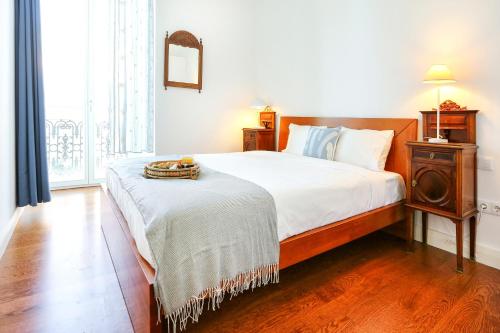 Jump Into the Lull Apartment