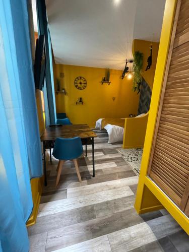 JuNgLe ROOM