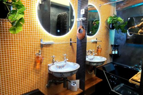 * JUNGLE SPA * CABANE EN VILLE * Terrasse, centre ville