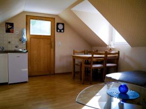Kaiserbad-Heringsdorf-Kuscheliges-Ferienzimmer-Kraehennest