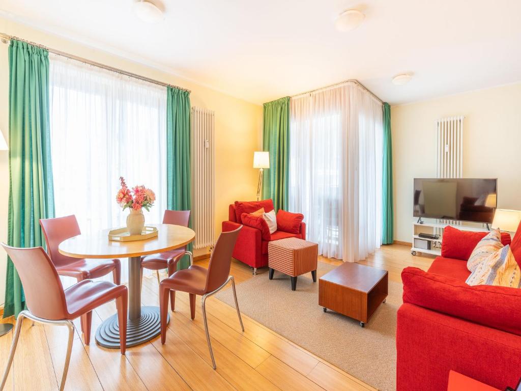 Kaiservillen Heringsdorf - Appartement mit 1 Schlafzimmer und Balkon D121 Delbrückstraße 7, 17424 Heringsdorf