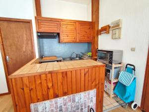 Kaz a Derfia, Studio lumineux, vue, proche gare