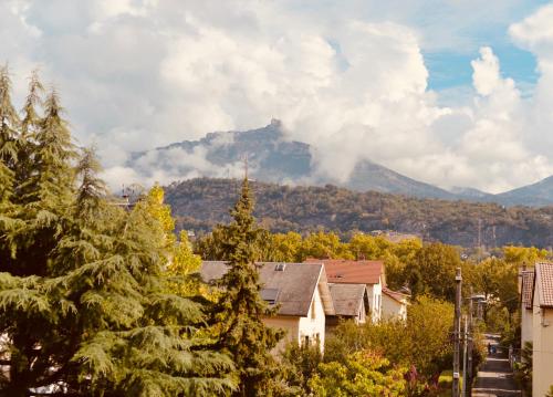 Kazanad-Appartement lumineux et spacieux-Chambéry