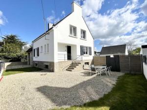 Kerlescan, appartement cosy avec piscine