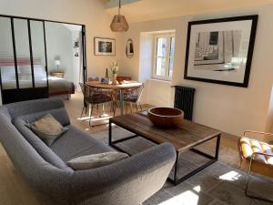 Kermaria River View Apartment by the Bois D Amour