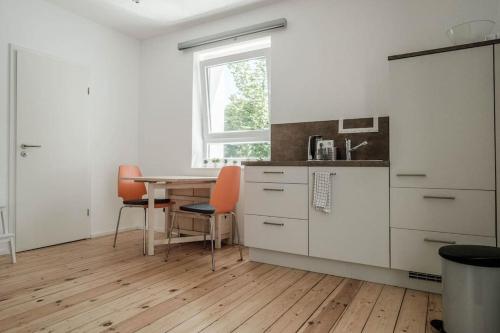 Kinderklinik, 600m zum Bahnhof 2B